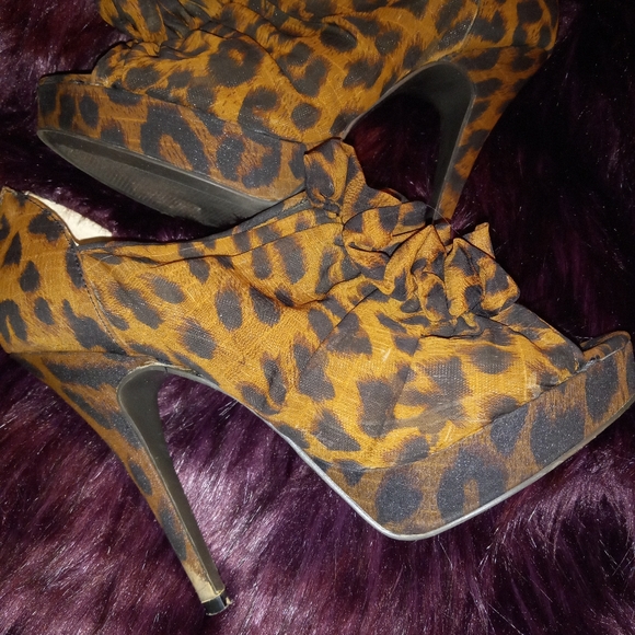 Cheetah Print Heels - Picture 3 of 6